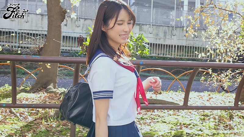 Gカップ制服美少女の卑猥な援交教育 学校を抜け出しおじさんに教えて貰う生々しい大人の性交 伊織羽音 画像12